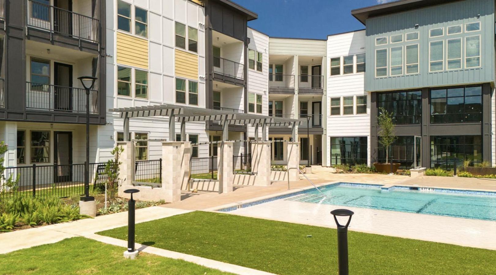 Landing At Birdie On Woodland Greens - 2 Bedrooms In Plaza Volente Austin Exterior photo